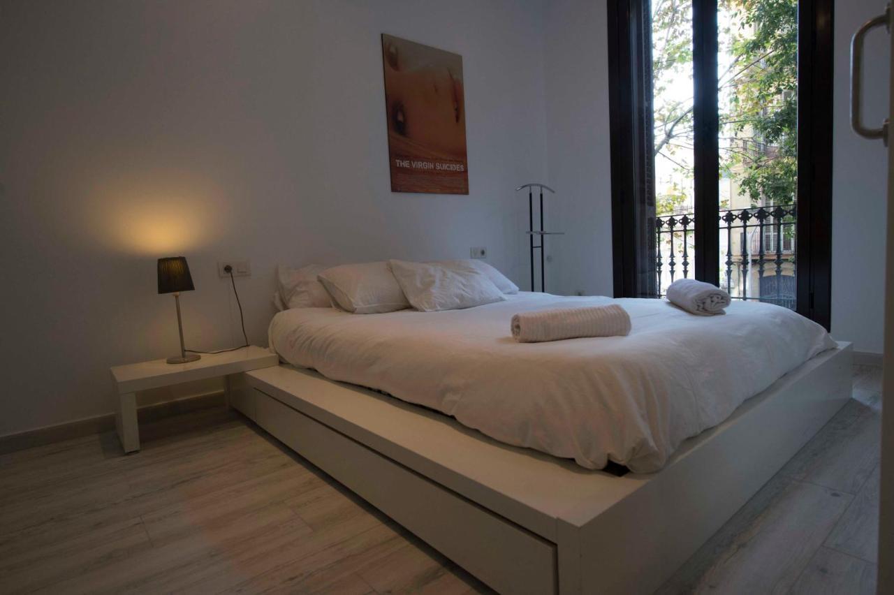 Roger De Lluria Design Apartment — Photos 1
